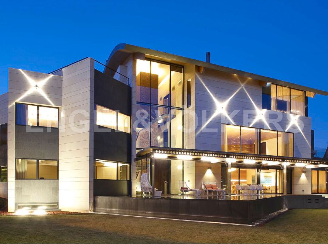 Vista exterior de Casa o xalet en venda en  Barcelona Capital amb Aire condicionat, Calefacció i Jardí privat