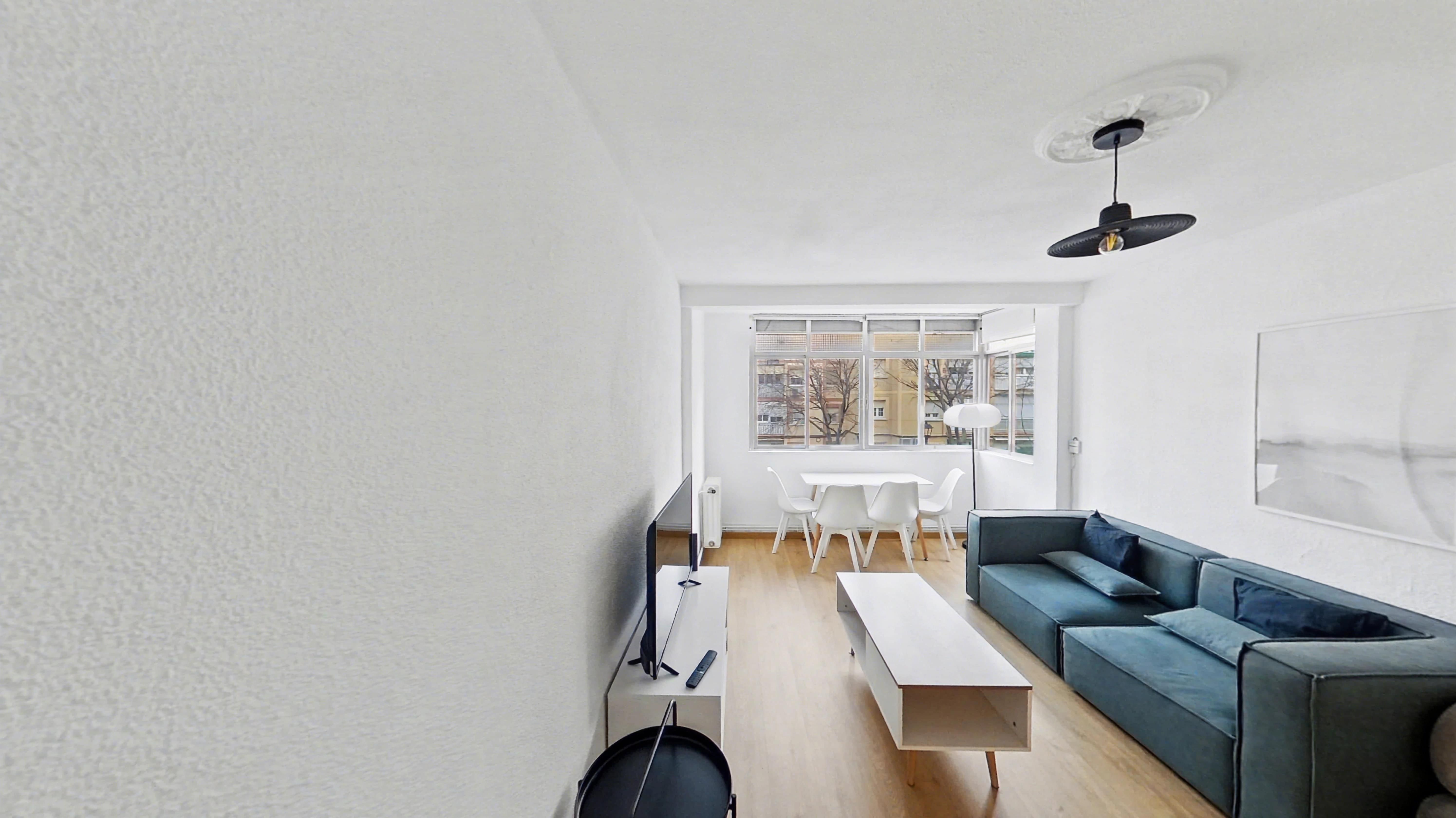 Sala d'estar de Pis de lloguer en Alcorcón amb Forn, Rentadora i Microones