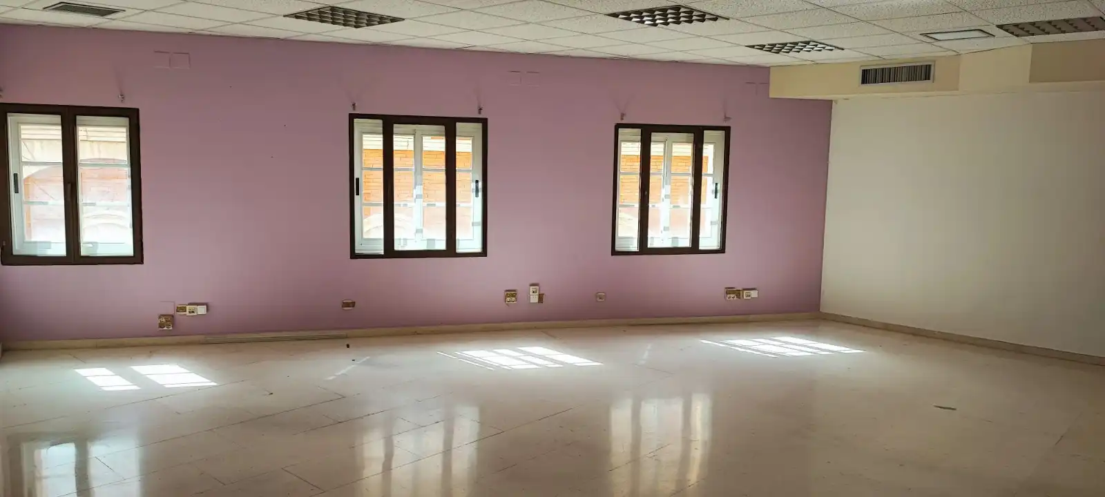 Business premises to rent in Calle Ramón y Cajal, imagen 9