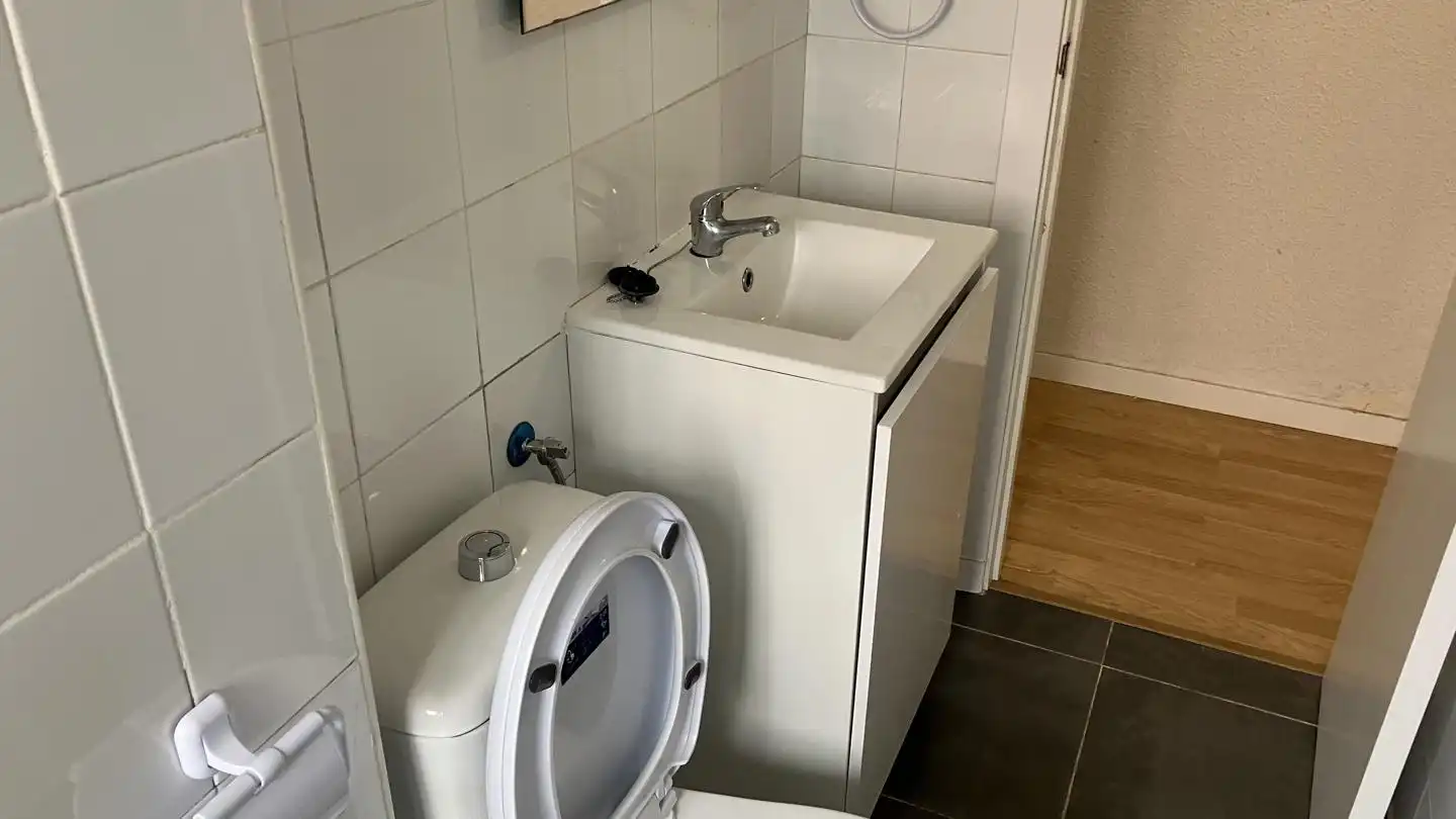 Bathroom of Flat for sale in Madrid