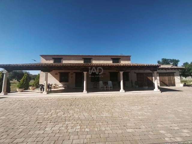 Casa-chalet en Venta en Vara de Rey