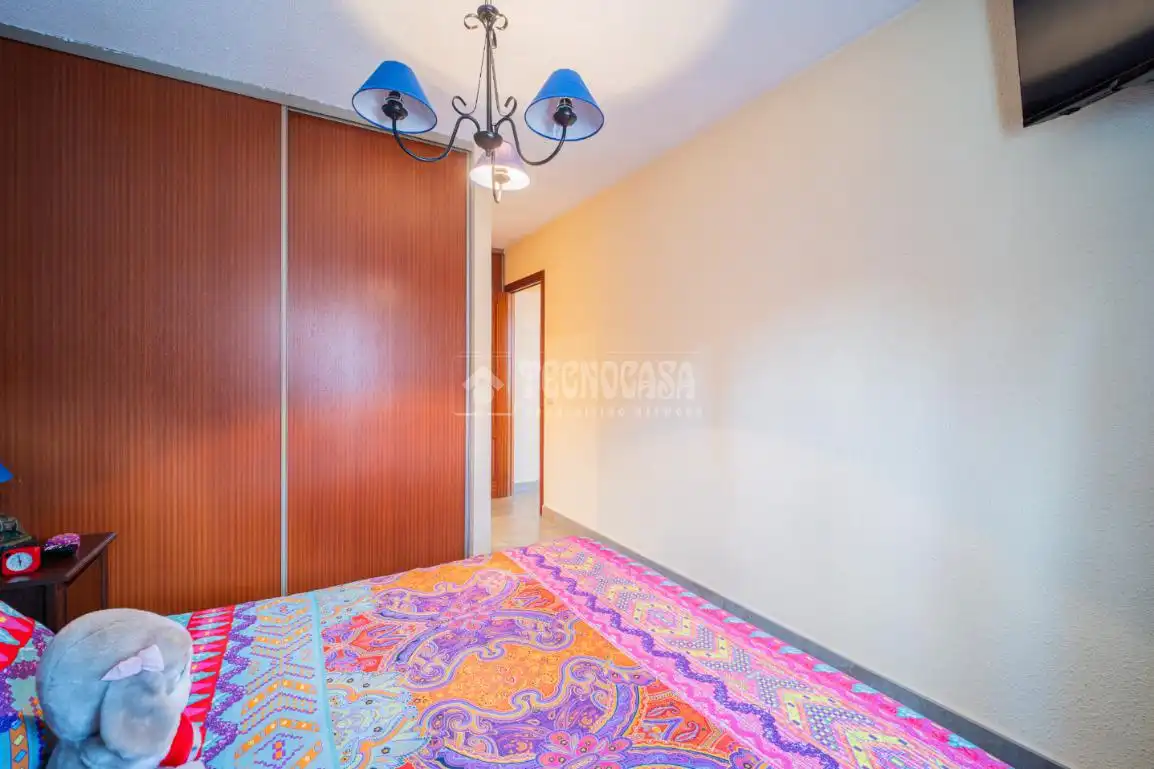Habitación de Casa adosada en venta en Arganda del Rey con Aire acondicionado y Amueblado