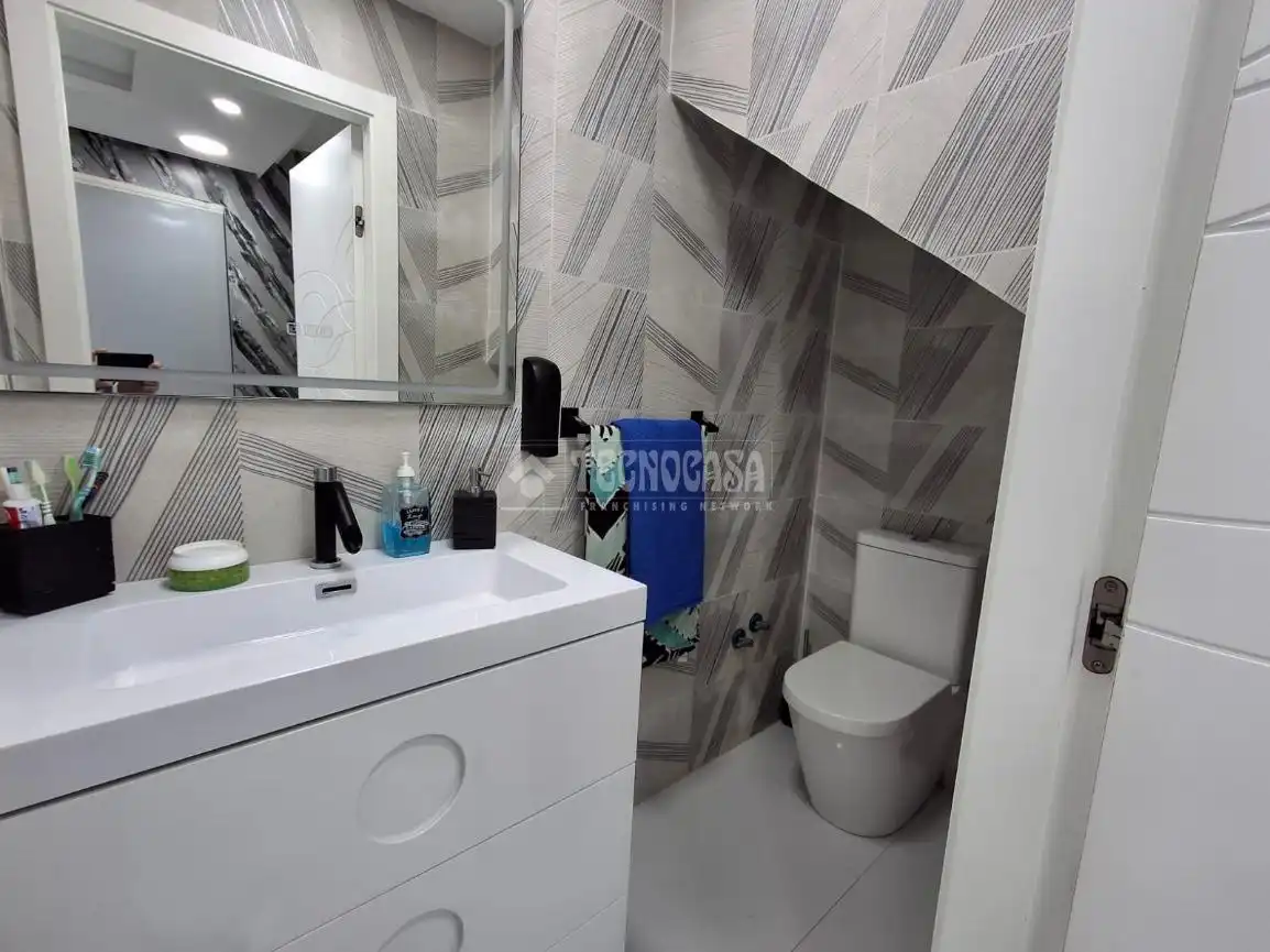 Bathroom of Detached homes for sale in La Carolina  with Air Conditioner and Balcony