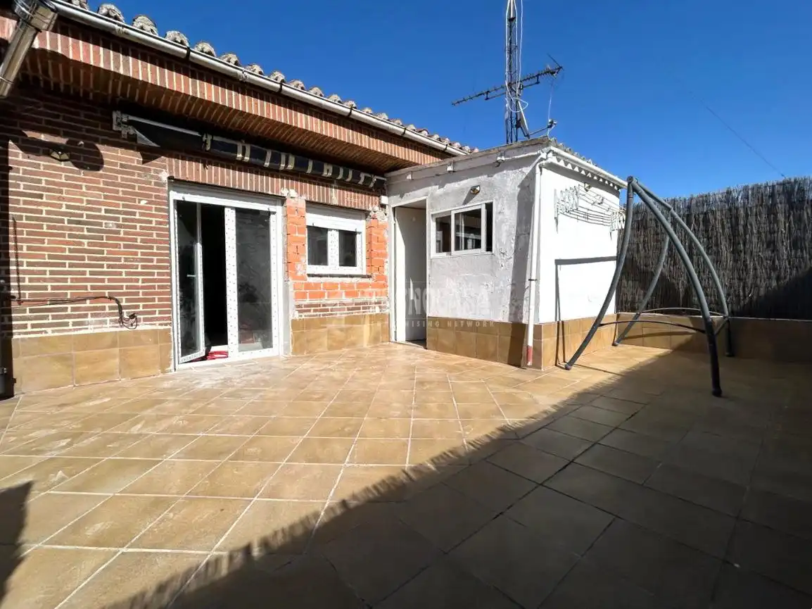 Vista exterior de Piso en venta en Medina del Campo con Calefacción y Trastero