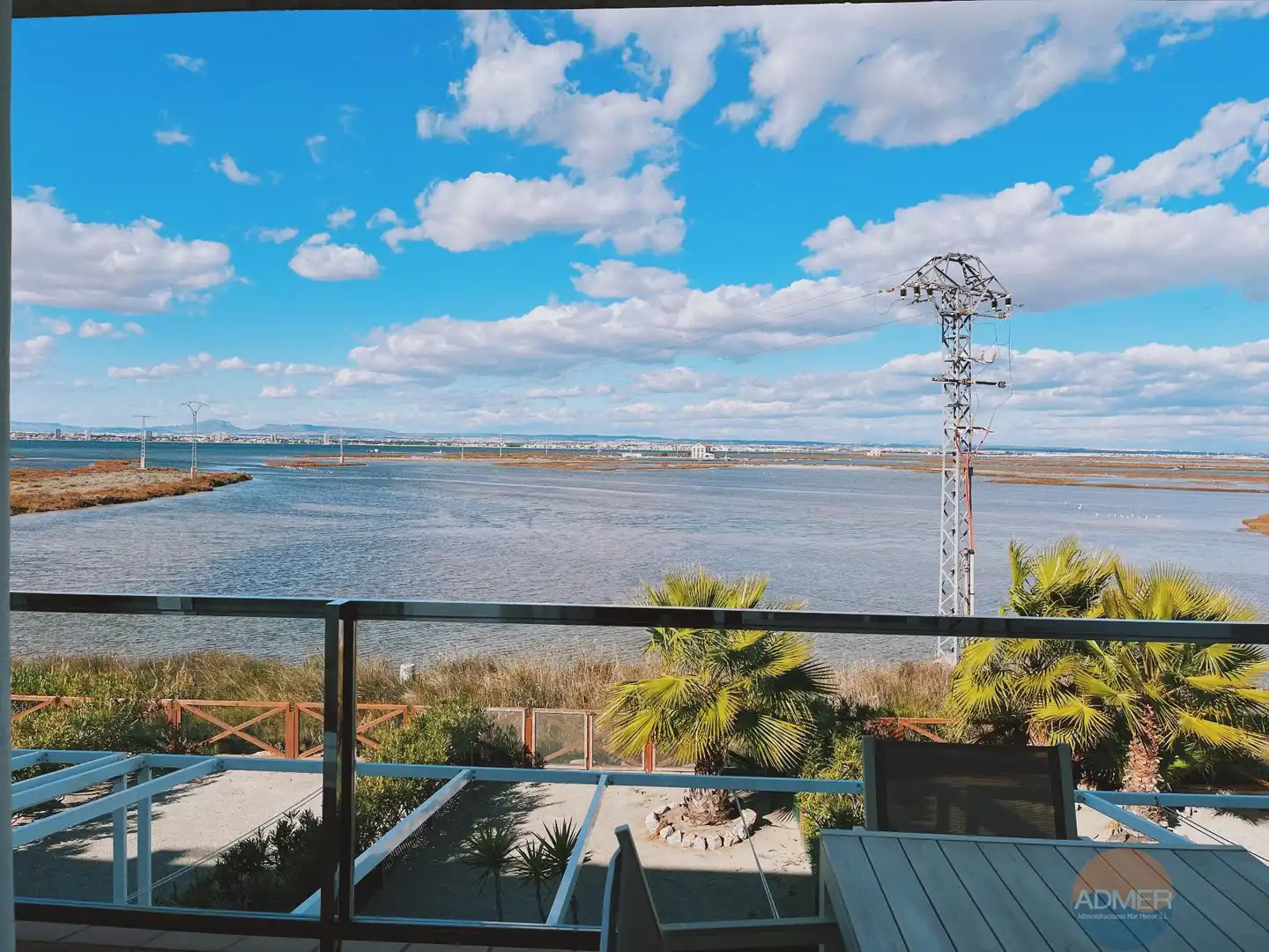 Apartamento con balcón en venta en Veneziola