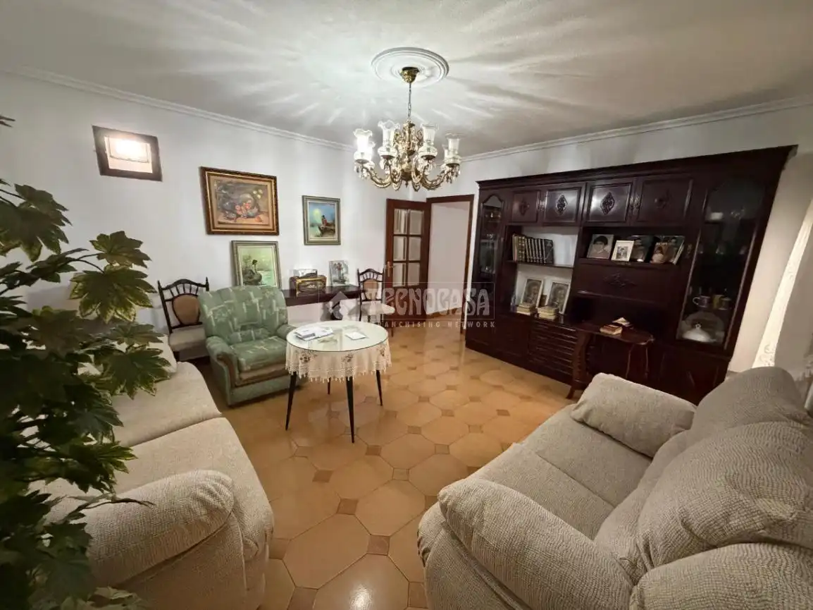 Sala de estar de Piso en venta en Jaén con Balcón