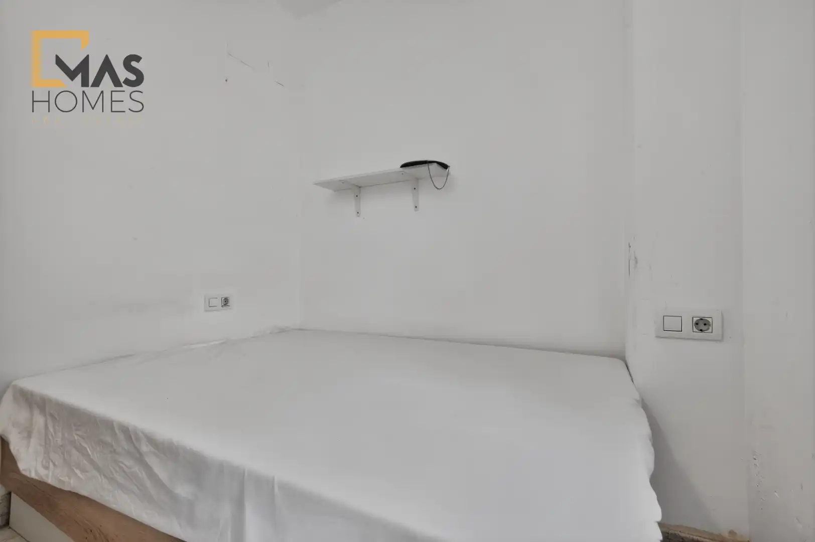 Habitación de Casa adosada en venta en Ciutat Vella