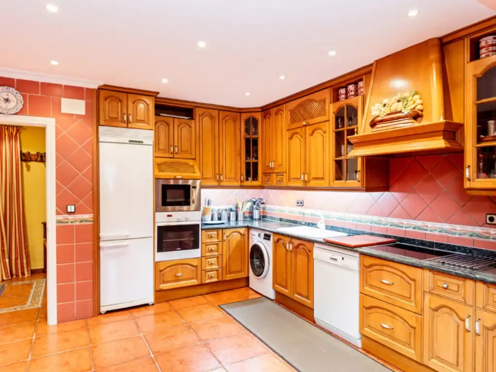 Cocina de Casa o chalet en venta en Espinoso del Rey con Terraza, Piscina y Amueblado