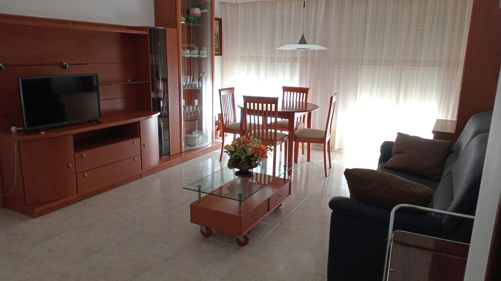 Sala d'estar de Pis de lloguer en Les Borges Blanques amb Calefacció, Moblat i Forn