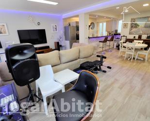 Living room of Flat for sale in  Valencia Capital  with Air Conditioner and Balcony