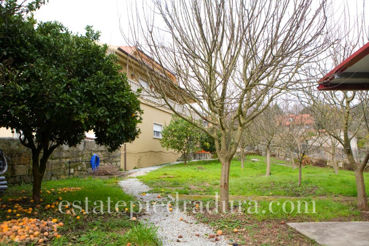 Jardín de Casa o chalet en venta en Pontevedra Capital  con Calefacción, Jardín privado y Terraza