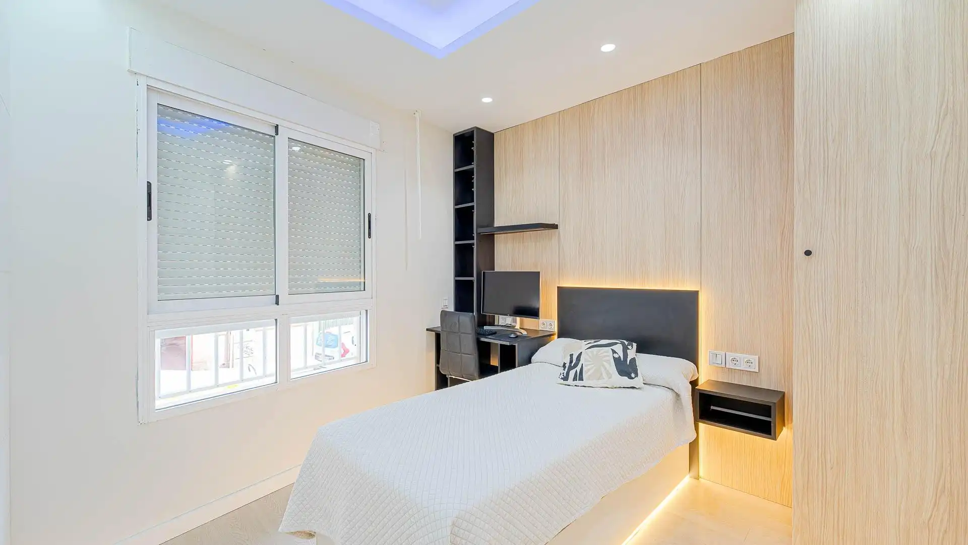Bedroom of Apartments for sale in Torrevieja  with Furnished