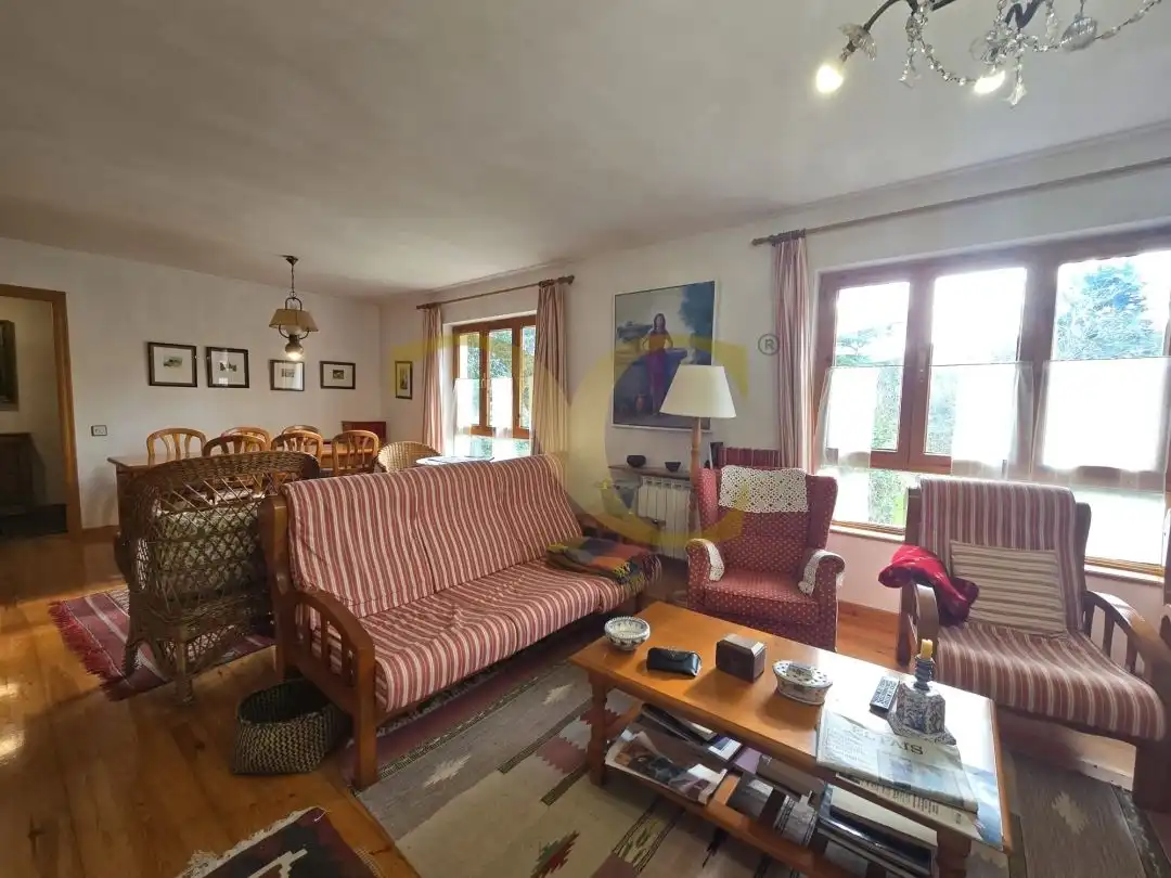 Sala de estar de Casa o chalet en venta en Llanes con Calefacción, Jardín privado y Terraza