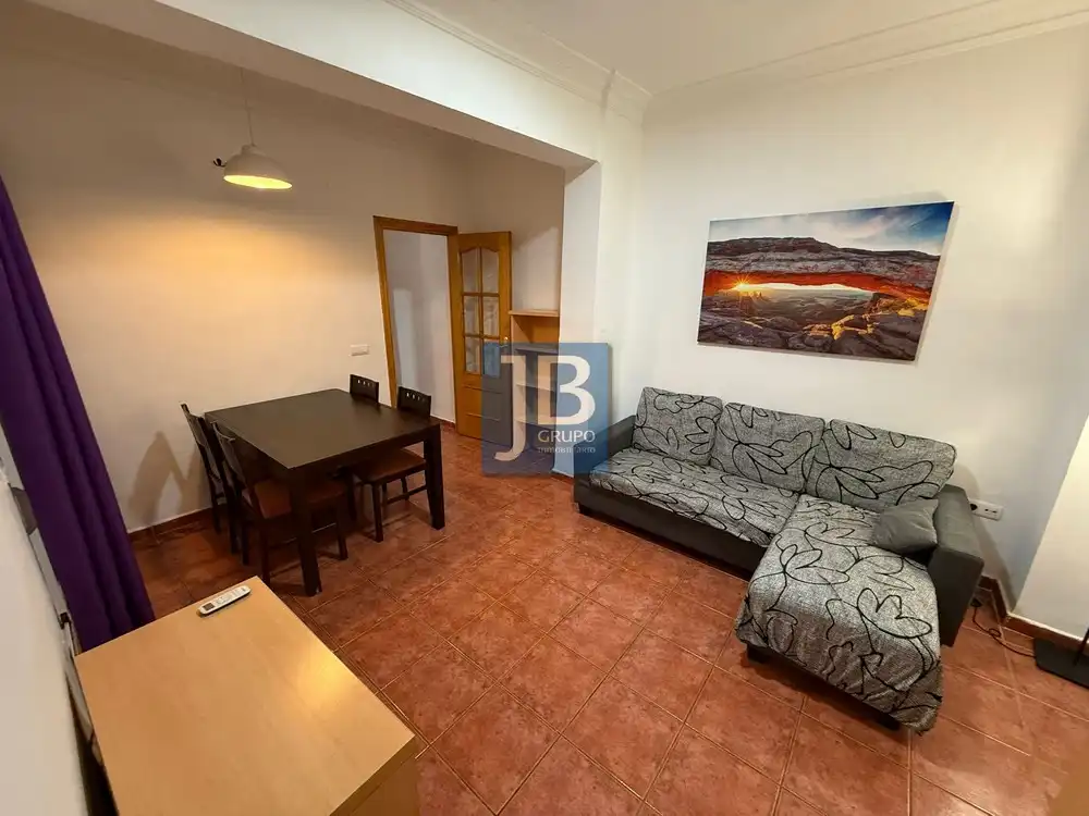 Flat for sale in Carrer de la Reina