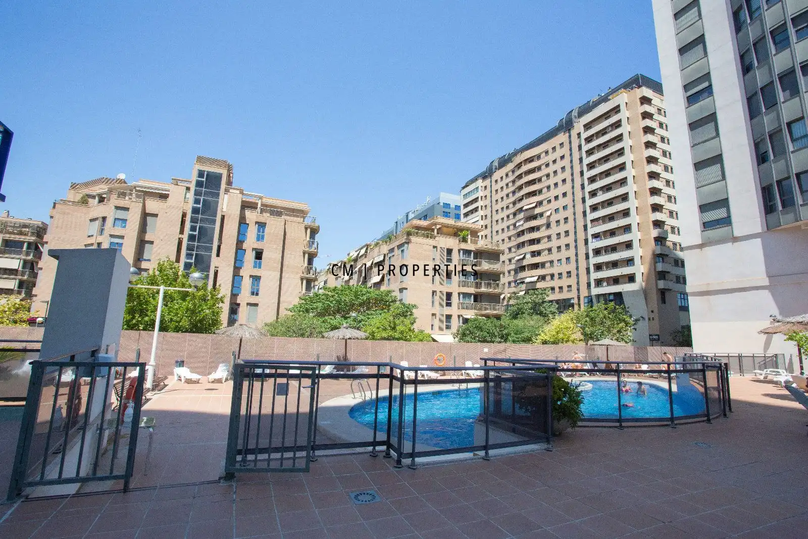 Swimming pool of Flat for rent in Valencia  with Air Conditioner, Heating and Terrace