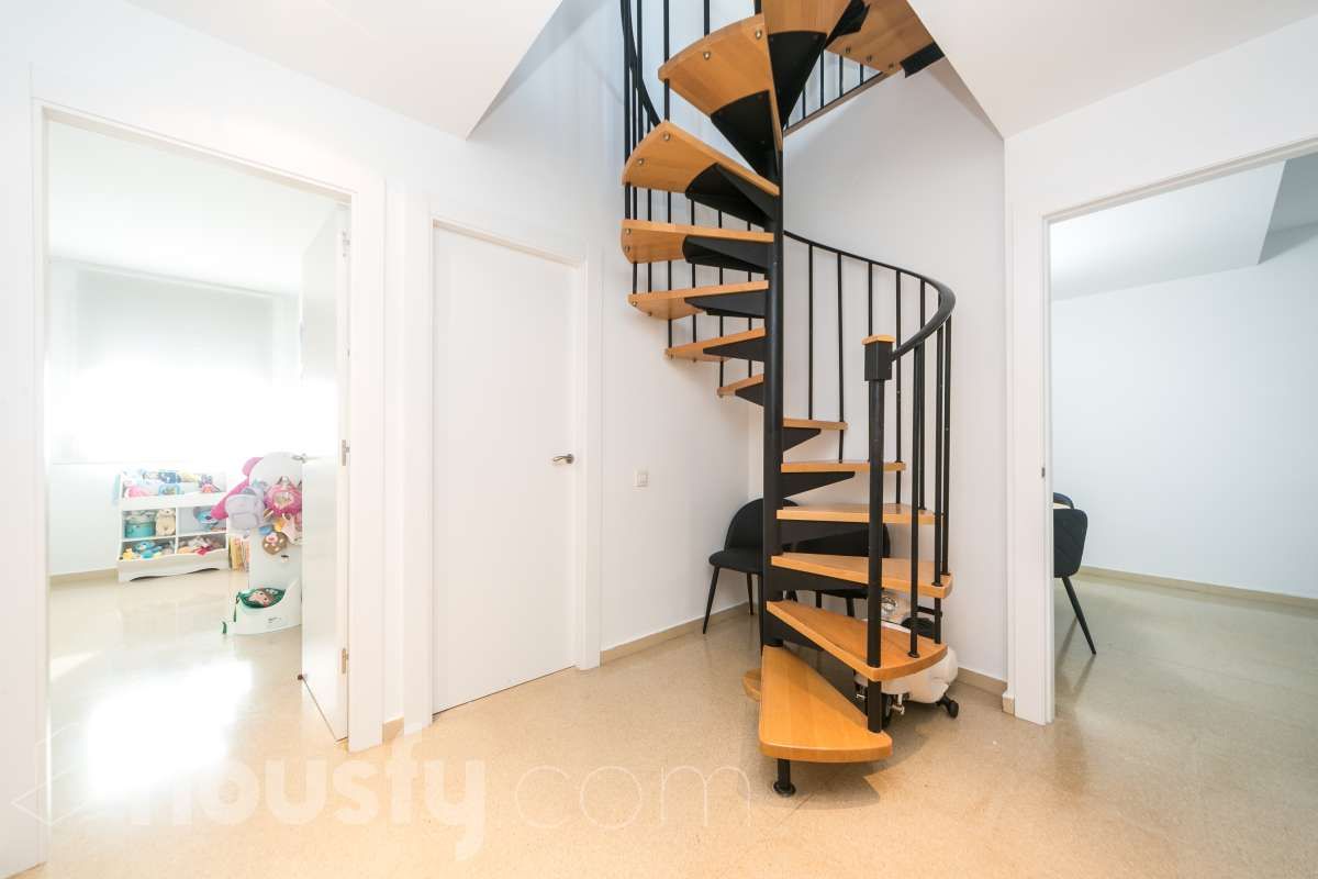 Dúplex en venda en Cornellà de Llobregat amb Aire condicionat, Parquet i Terrassa