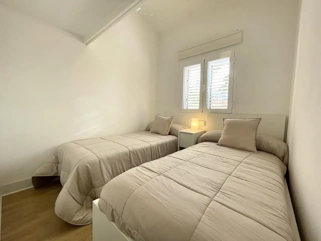 Schlafzimmer von Maisonette zum Verkauf in San Bartolomé de Tirajana mit Klimaanlage, Privatgarten und Parkett
