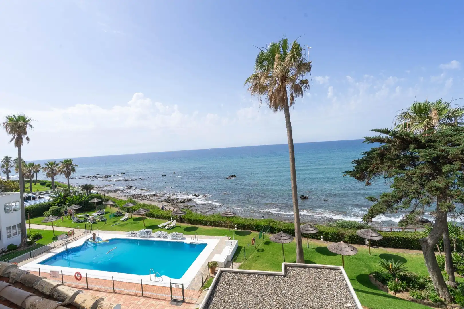 Piscina de Pis de lloguer en Mijas amb Aire condicionat, Calefacció i Jardí privat