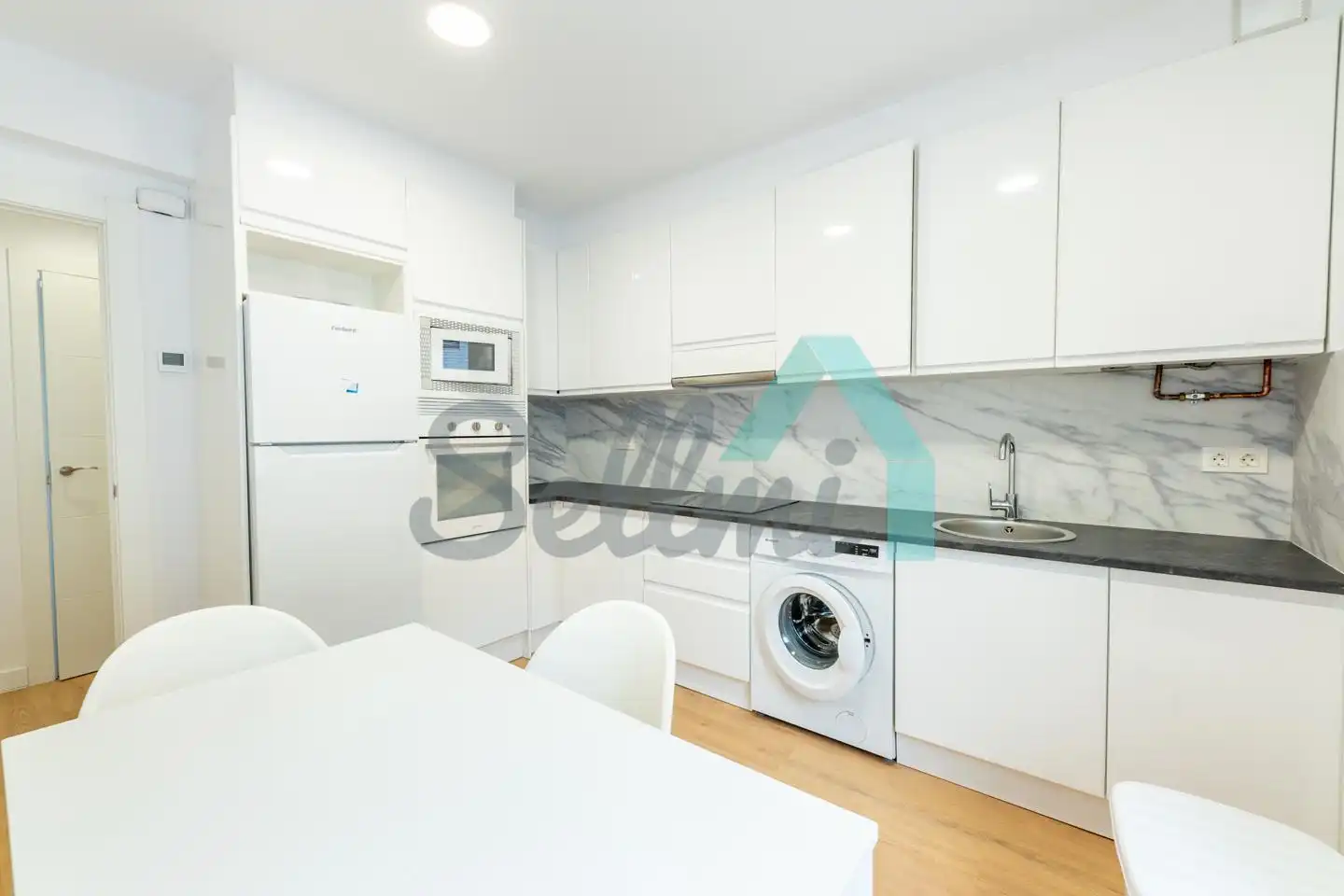 Flat for rent in De Gloria Fuertes, Masip