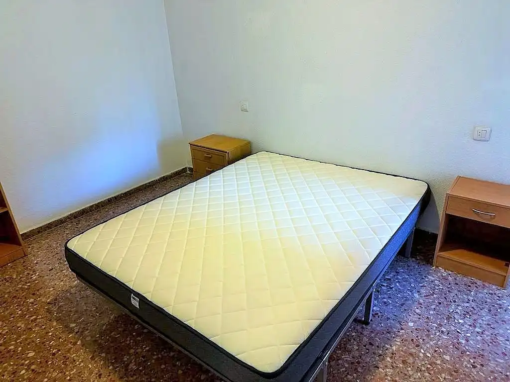 Habitación de Piso de alquiler en Valencia con Terraza, Amueblado y Balcón
