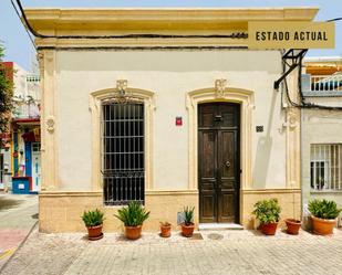 Exterior view of Single-family semi-detached for sale in  Almería Capital  with Air Conditioner, Terrace and Balcony