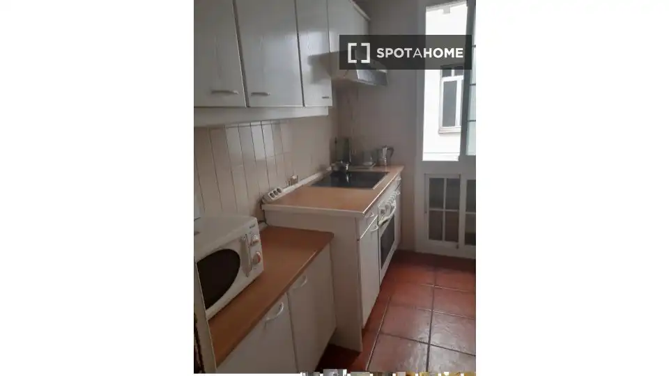 Cocina de Piso para compartir en Madrid con Aire acondicionado, Terraza y Amueblado