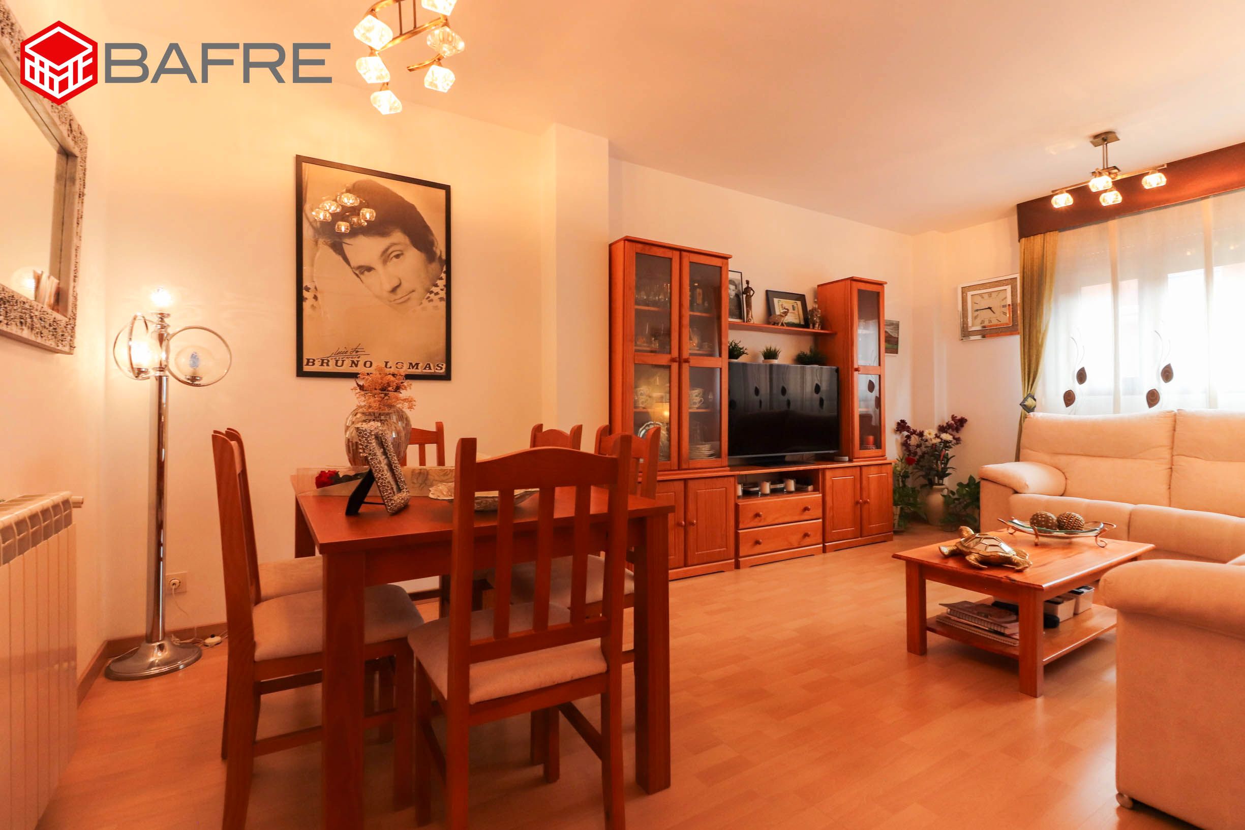 Living room of Flat for sale in  Madrid Capital  with Air Conditioner, Heating and Parquet flooring