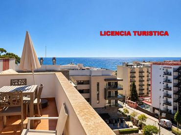Attico con balcone in vendita a Calle Sant Jordi