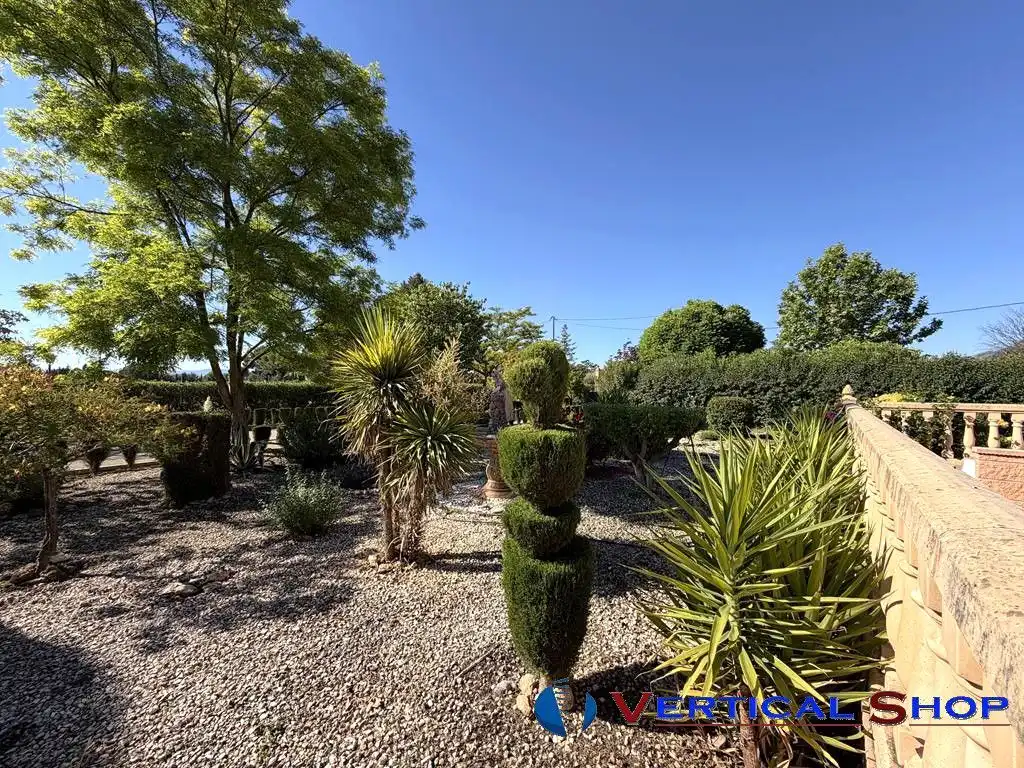 Jardí de Casa o xalet en venda en Yecla amb Aire condicionat i Calefacció