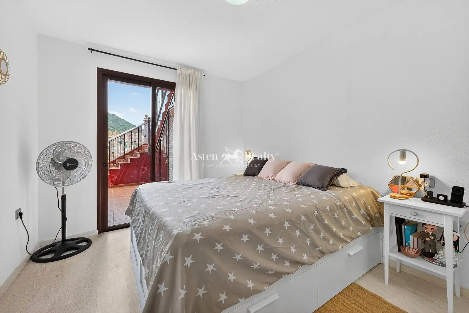 Habitación de Dúplex en venta en Adeje con Aire acondicionado, Terraza y Amueblado