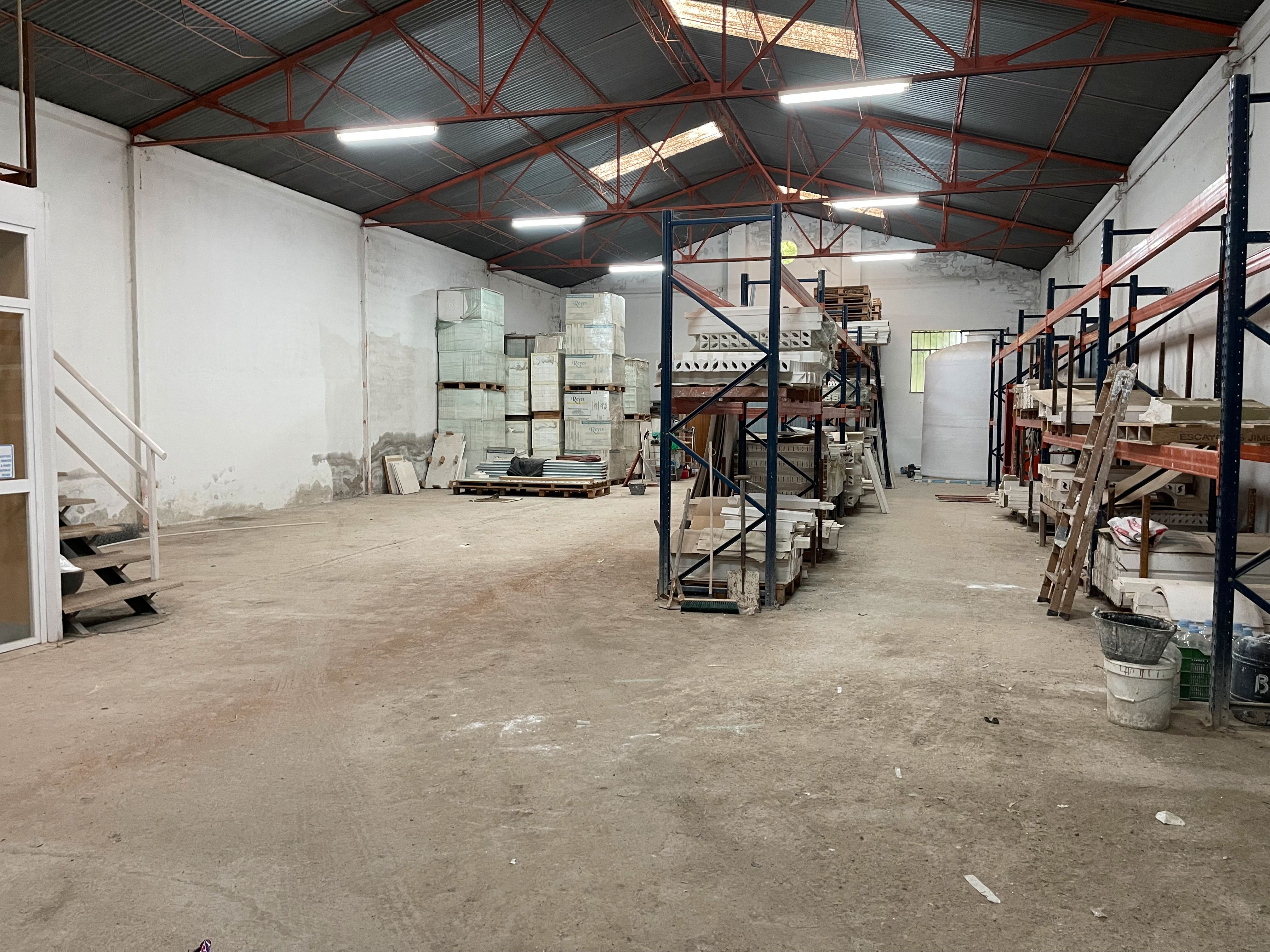 Nau industrial en venda a Calle de Valencia, Úbeda