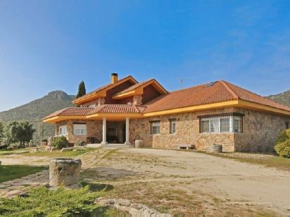 Vista exterior de Casa o xalet en venda en Hoyo de Manzanares amb Terrassa