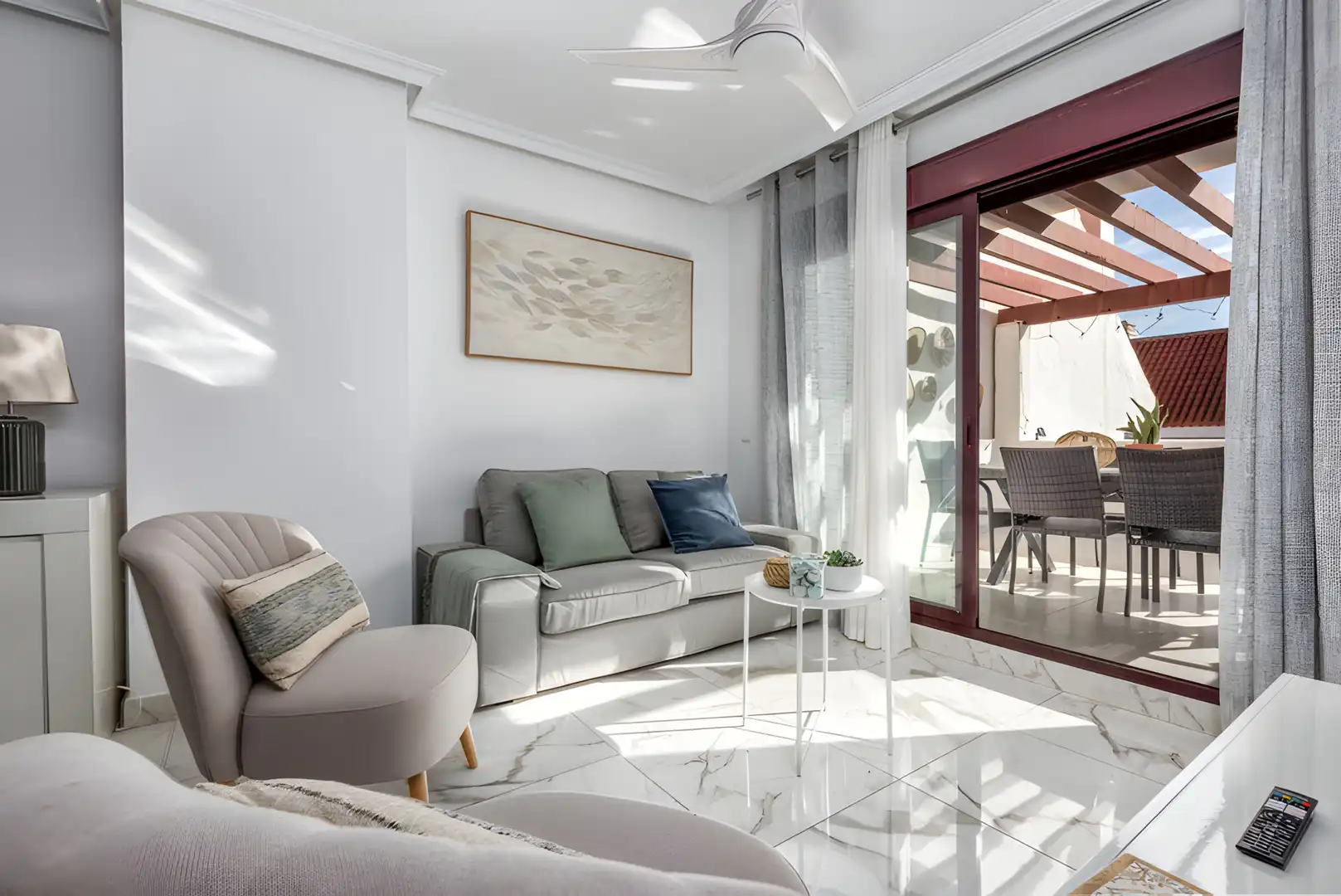 Apartament amb piscina en venda a Nueva Andalucía, imagen 2