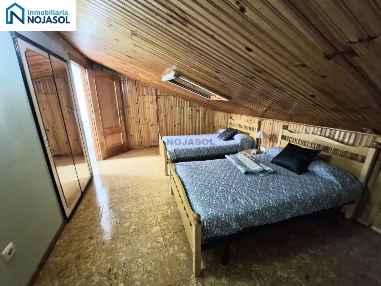 Habitación de Casa adosada en venta en Noja con Calefacción, Jardín privado y Amueblado