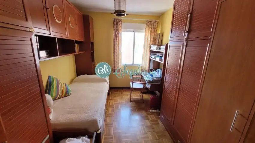 Bedroom of Flat for sale in Segovia  with Heating, Parquet flooring and Terrace