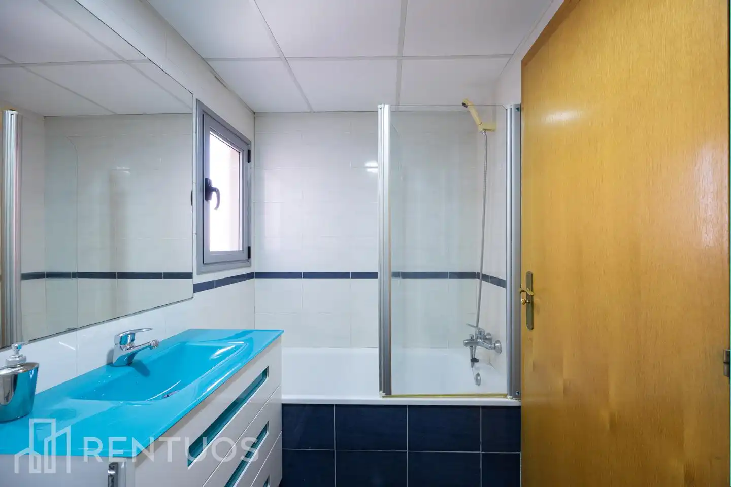 Baño de Piso de alquiler en Madrid con Aire acondicionado, Calefacción y Terraza