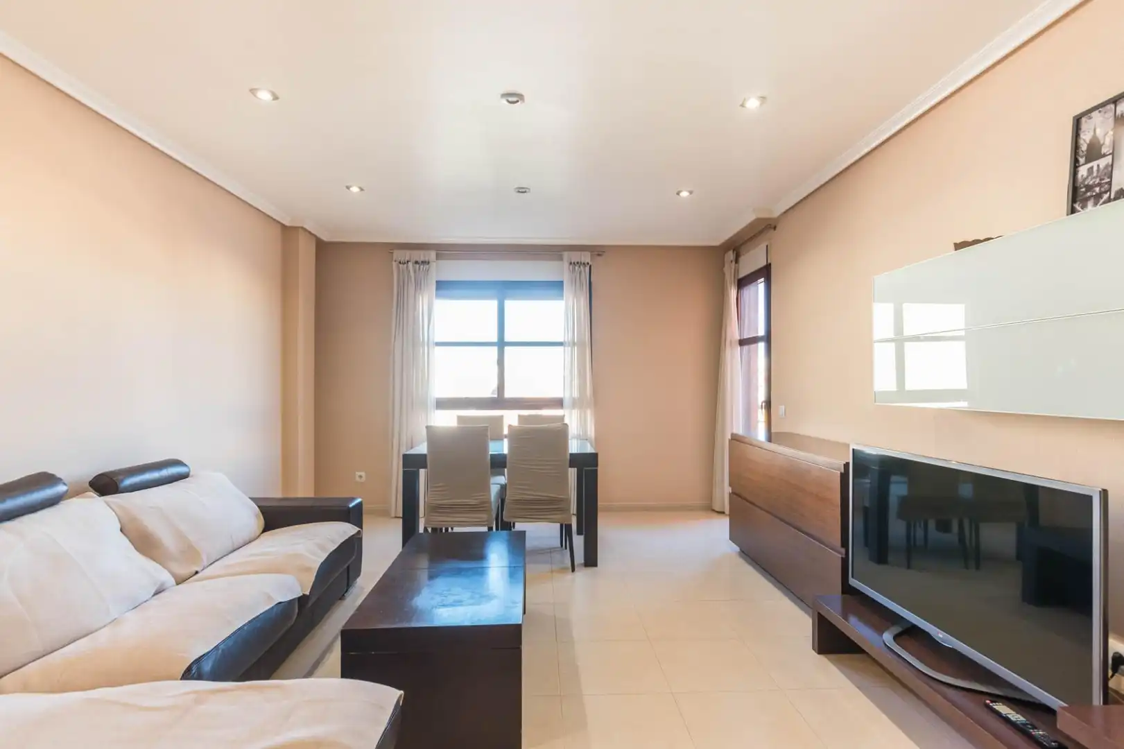 Living room of Flat for rent in Murcia  with Air Conditioner, Furnished and Balcony