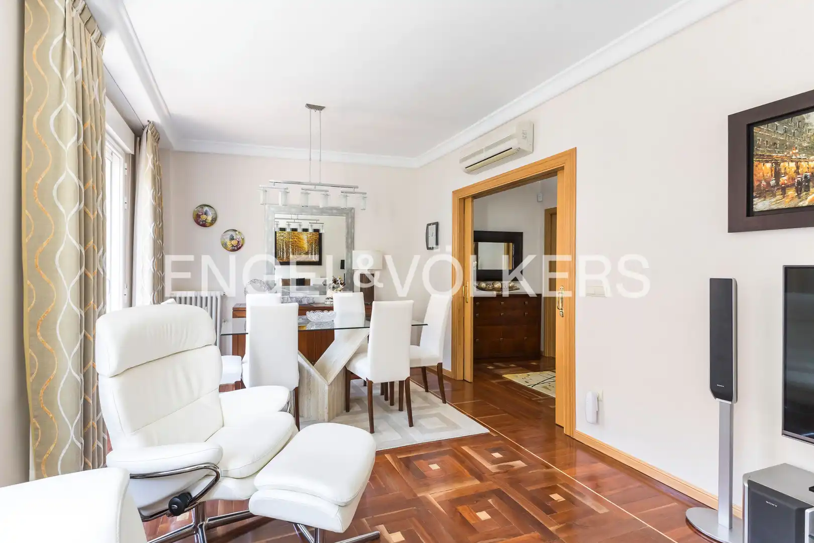 Dining room of Flat for sale in Madrid  with Air Conditioner, Heating and Parquet flooring