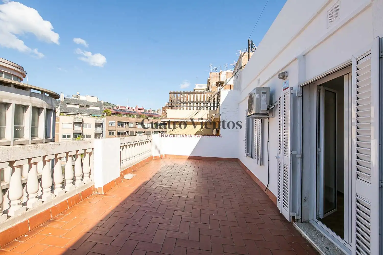 Terrasse von Dachboden zur Miete in Barcelona mit Klimaanlage, Heizung und Parkett