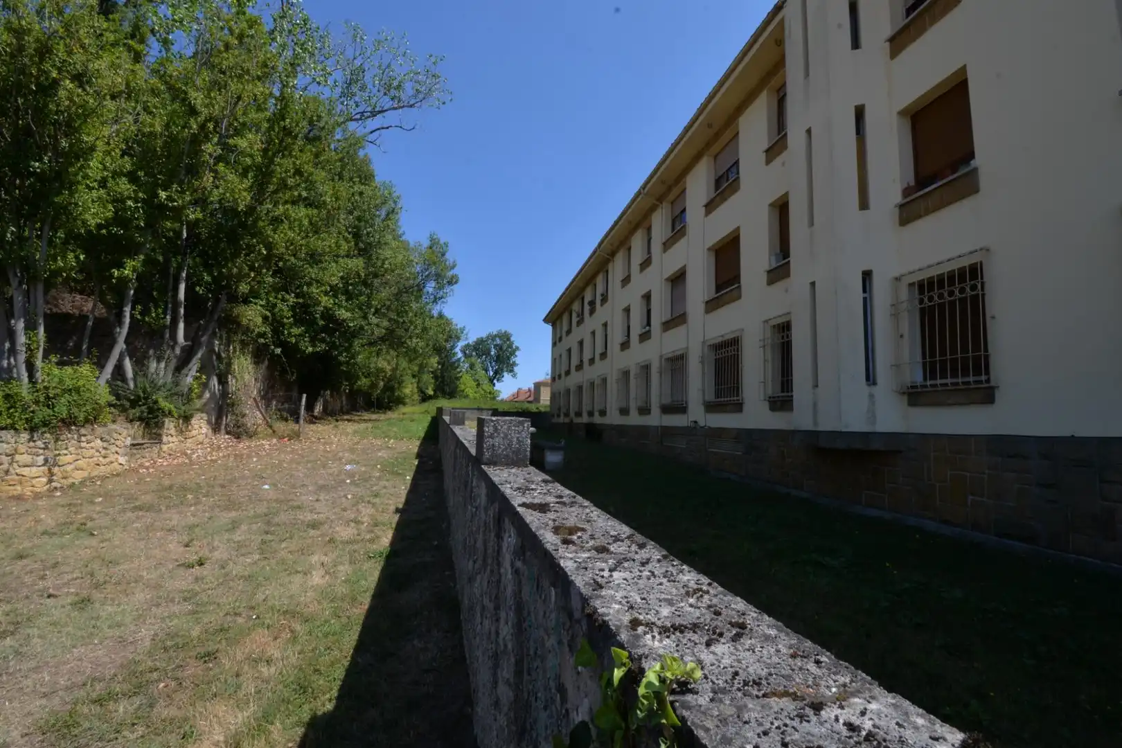 Vista exterior de Pis en venda en Noreña amb Calefacció i Traster
