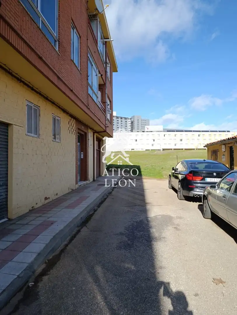 Parkplatz von Geschaftsraum zum Verkauf in León Capital 