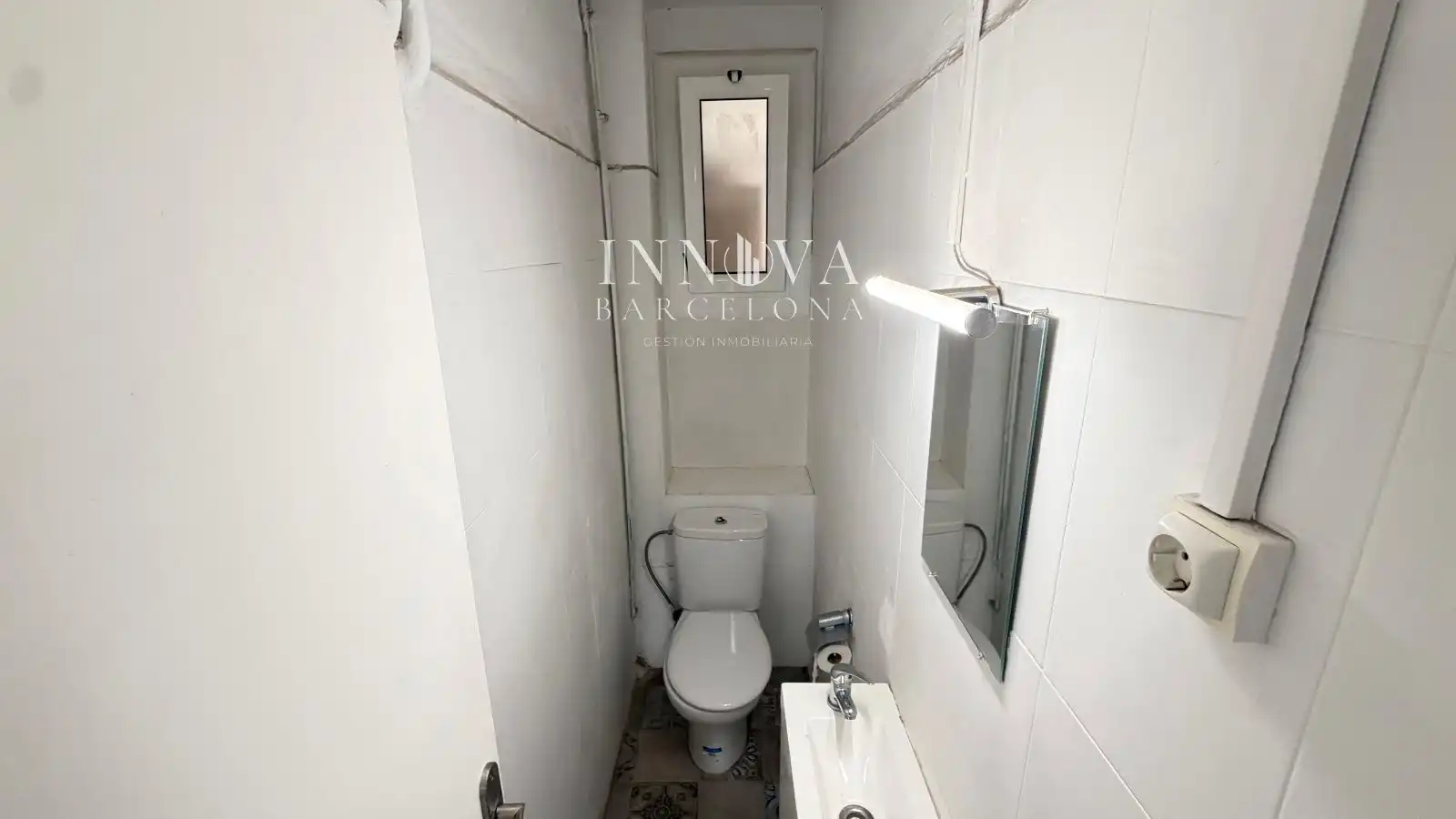 Bathroom of Flat for sale in Ciutat Vella