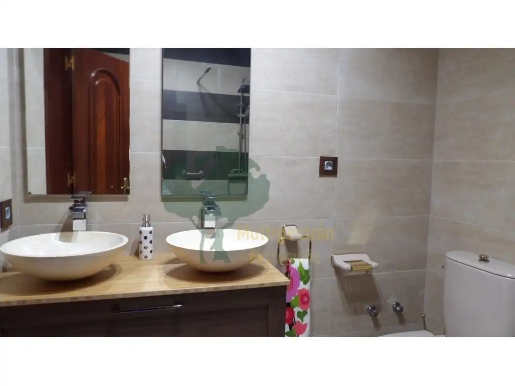 Baño de Casa adosada en venta en Cáceres
