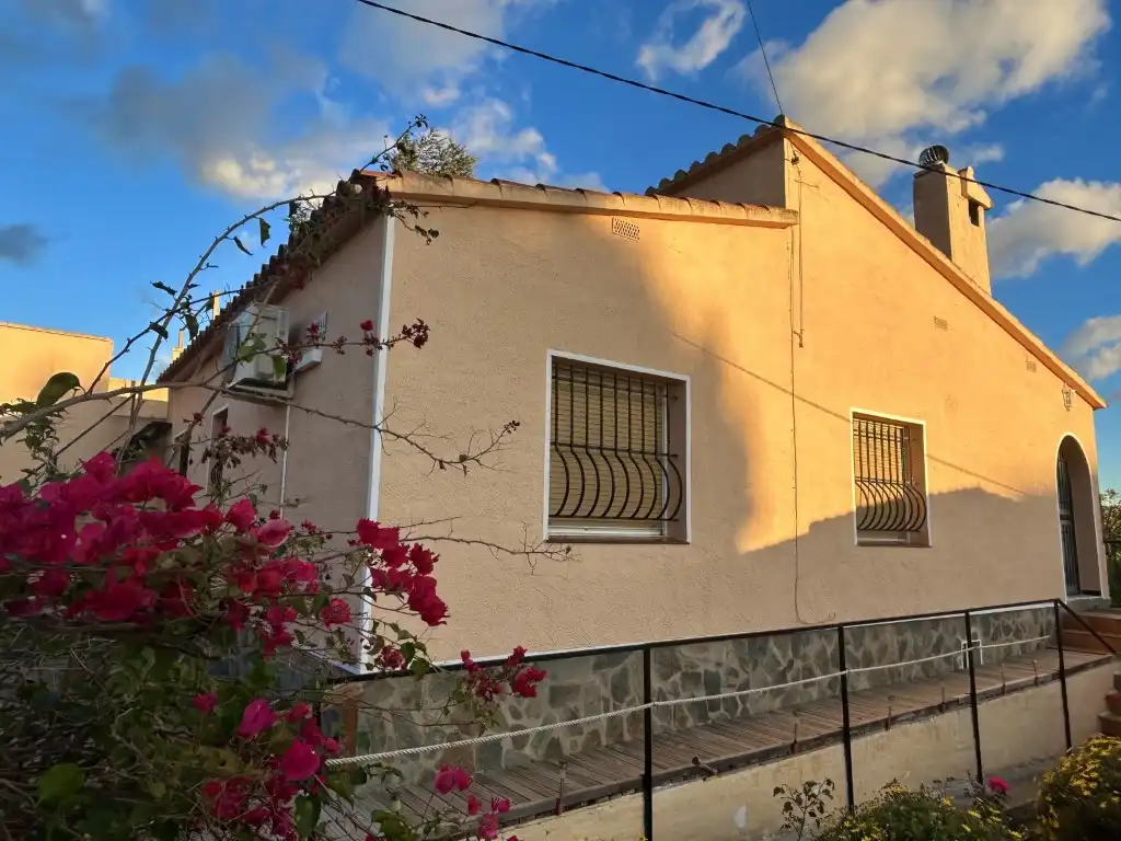 Vista exterior de Casa o xalet en venda en Roses