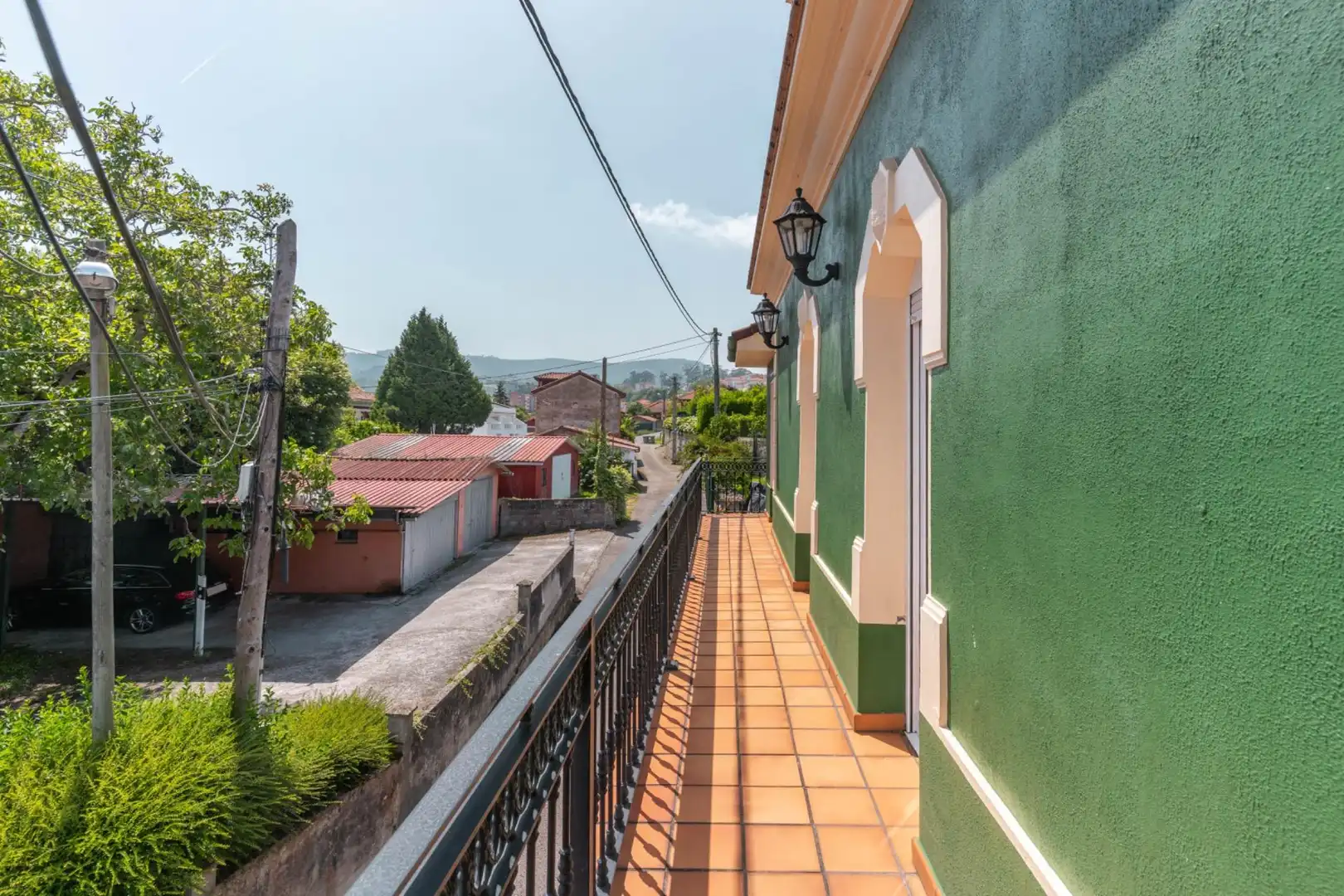 Vista exterior de Casa o xalet en venda en Muros de Nalón amb Calefacció, Jardí privat i Terrassa