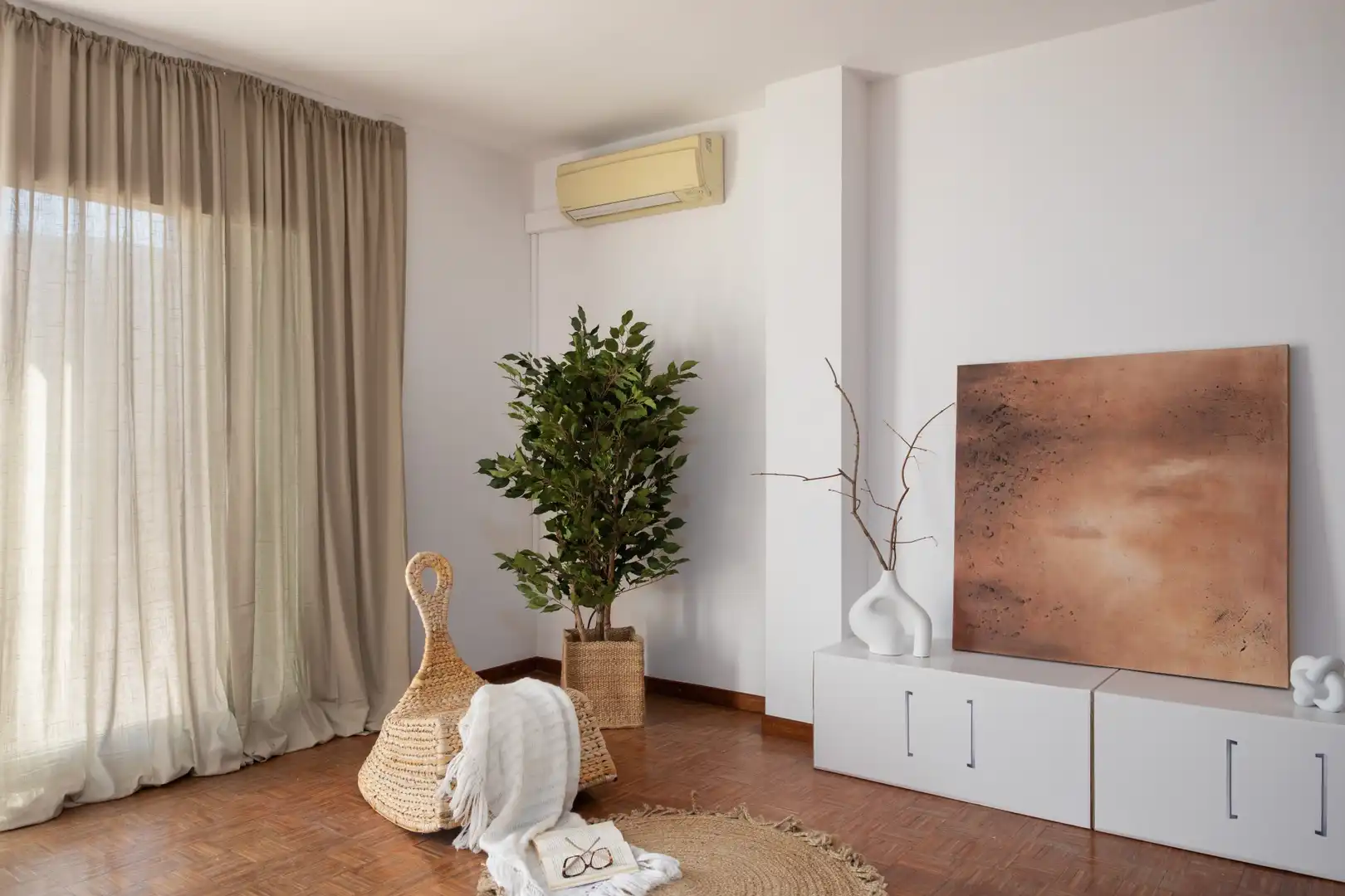 Wohnzimmer von Dachboden zum Verkauf in Girona mit Klimaanlage, Heizung und Terrasse