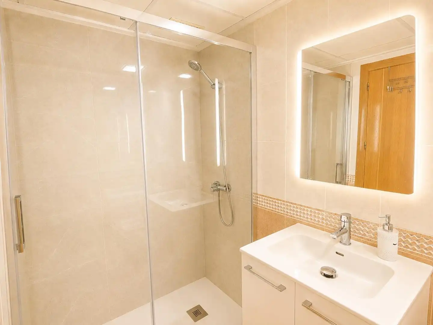 Badezimmer von Wohnung zur Miete in Murcia mit Klimaanlage, Heizung und Abstellraum