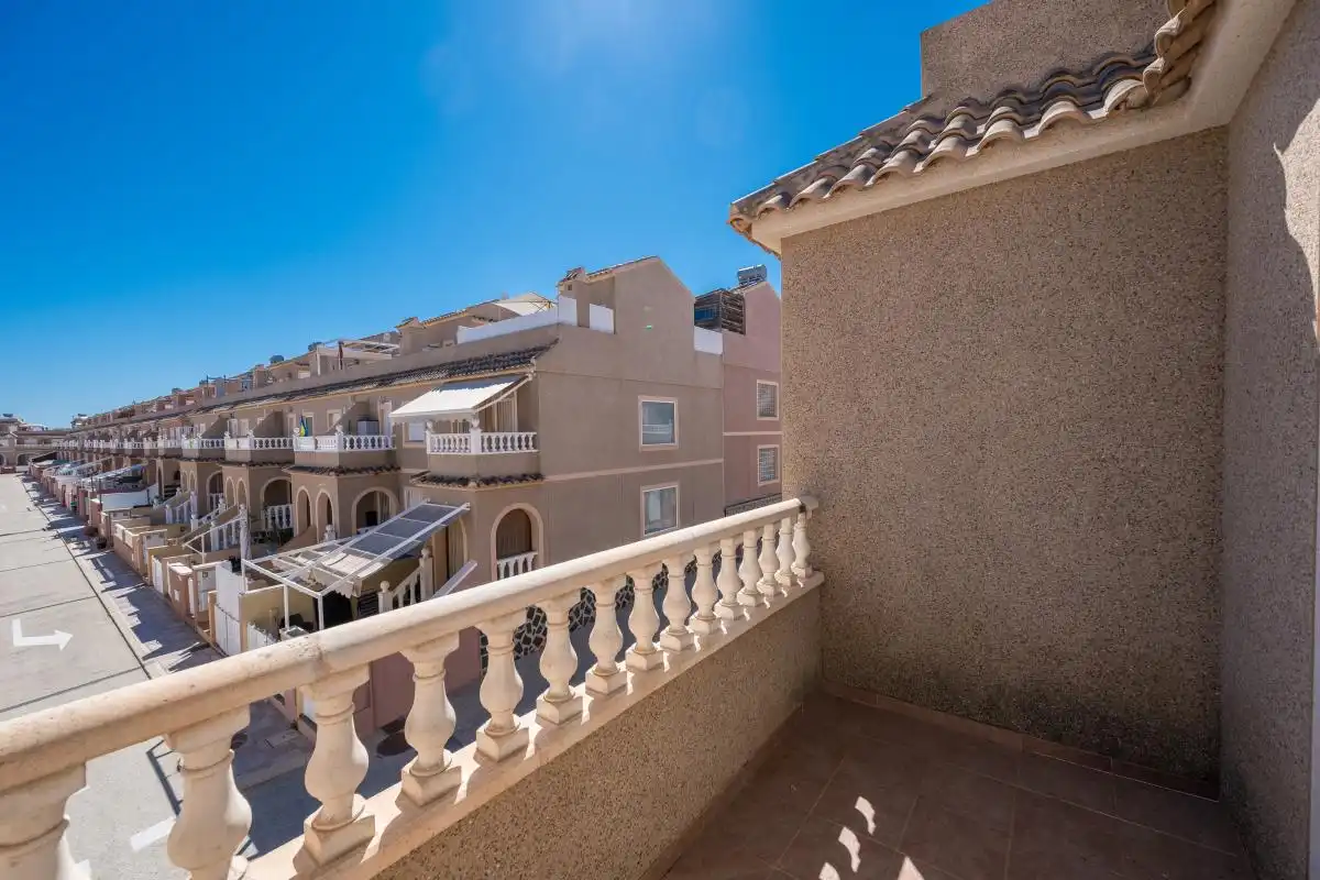 Vista exterior de Planta baja en venta en Santa Pola con Aire acondicionado, Calefacción y Terraza