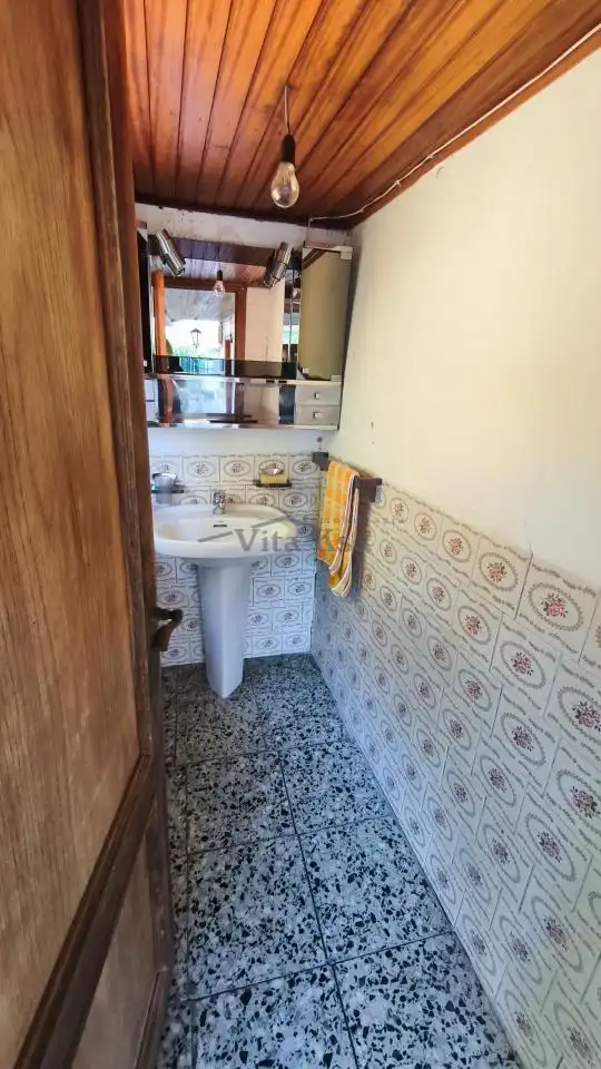 Bany de Finca rústica en venda en Nogueira de Ramuín amb Jardí privat i Traster