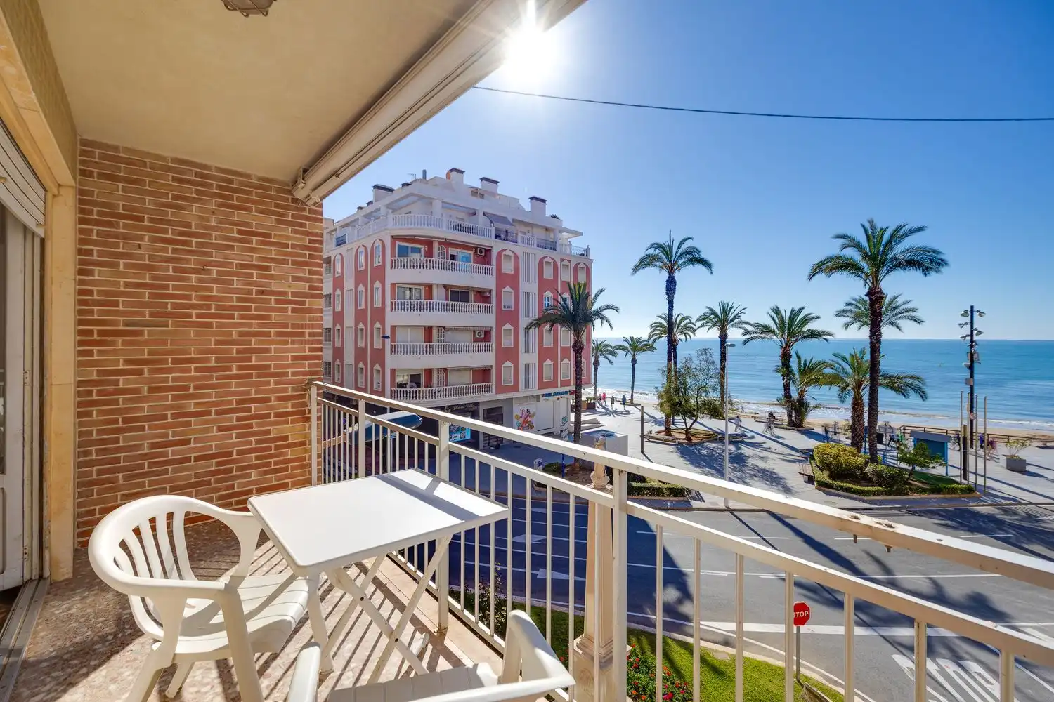 Wohnung mit Aufzug zum Verkauf in Calle Almudena 1